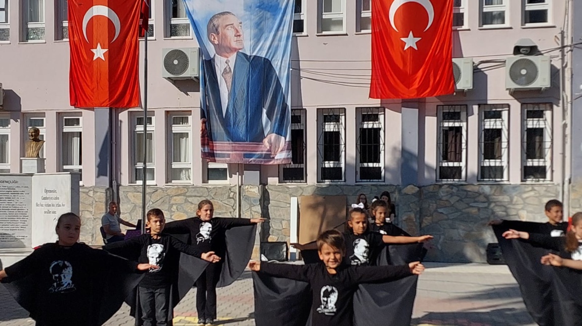 10 KASIM ATATÜRK'Ü ANMA TÖRENİ